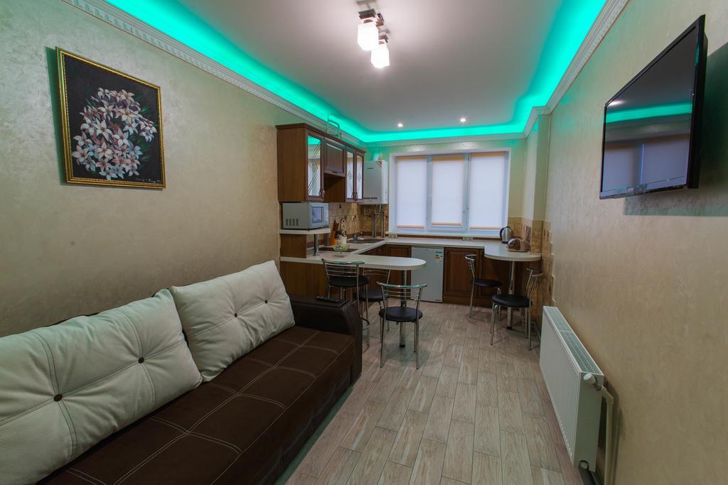 Modern Apartment On Akademika Sakharova 27A Івано-Франківськ Екстер'єр фото