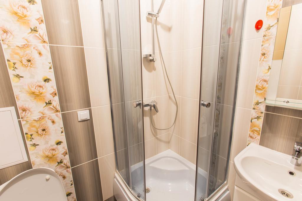 Modern Apartment On Akademika Sakharova 27A Івано-Франківськ Екстер'єр фото